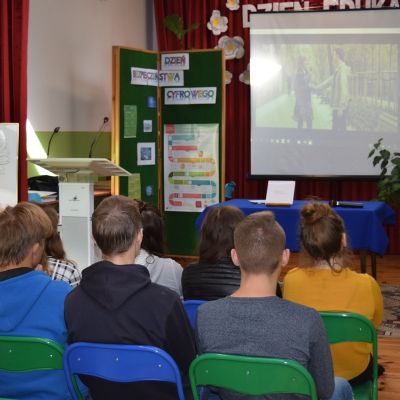 Szkolny Dzień Bezpieczeństwa Cyfrowego w II Społecznym Liceum Ogólnokształcącym w Ostrołęce